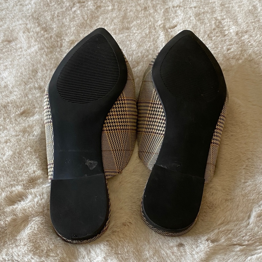 Steve Madden Checkered Mules with Black Chain Detail - Picture 4 of 4